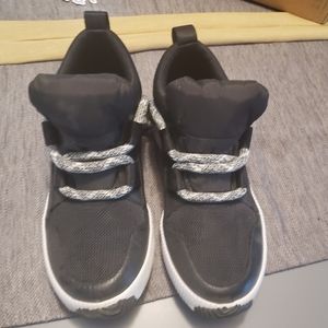 Women's size 8 Sorel slip ons